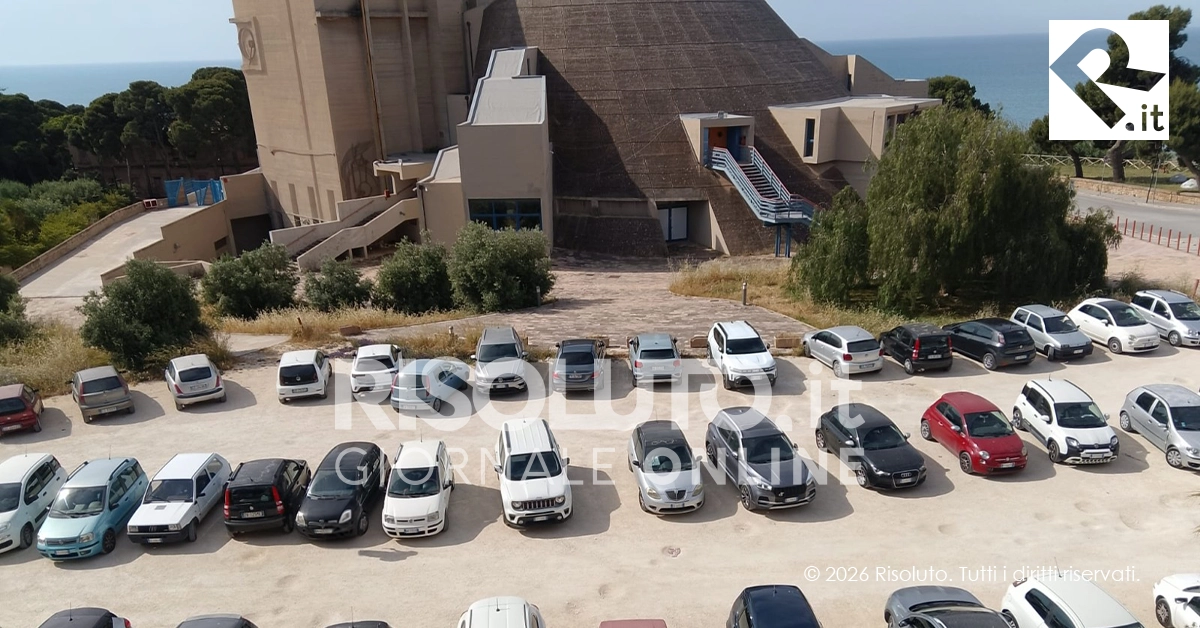 Auto rubata in pieno giorno al parcheggio del teatro di Sciacca