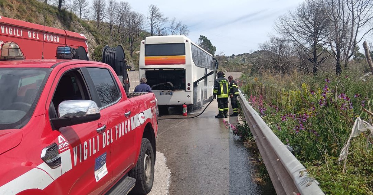 Doppio guasto al bus della Gallo sulla Fondovalle, sindaci Sciacca e Ribera diffidano la ditta (Video)