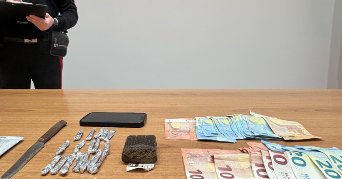 Caltanissetta, arrestato per droga nel centro storico: sequestrati hashish e contanti
