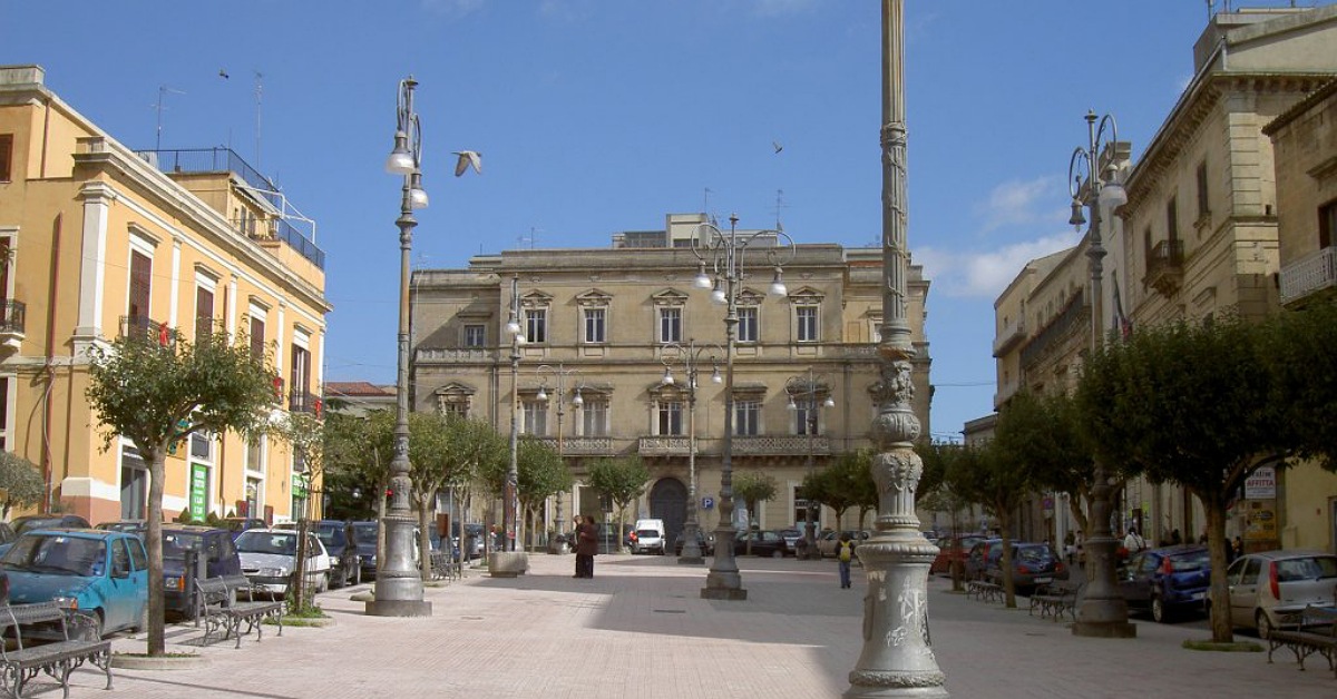 Aggressione in piazza,  muore dopo dodici giorni: indagini per omicidio