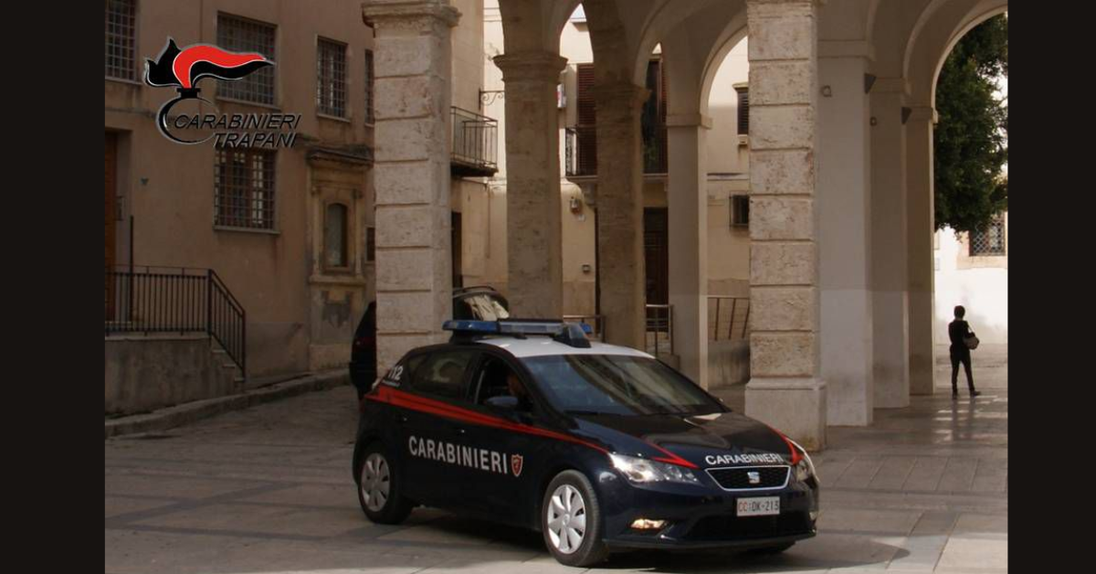 Alcamo, arrestato per furto mentre fugge dal supermercato