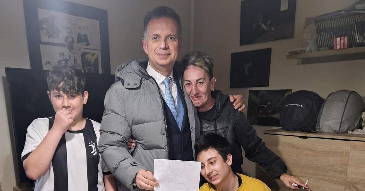 Nissoria, il direttore dell’Asp visita Davide nel giorno del compleanno mentre resta aperto il contenzioso sulla disabilità