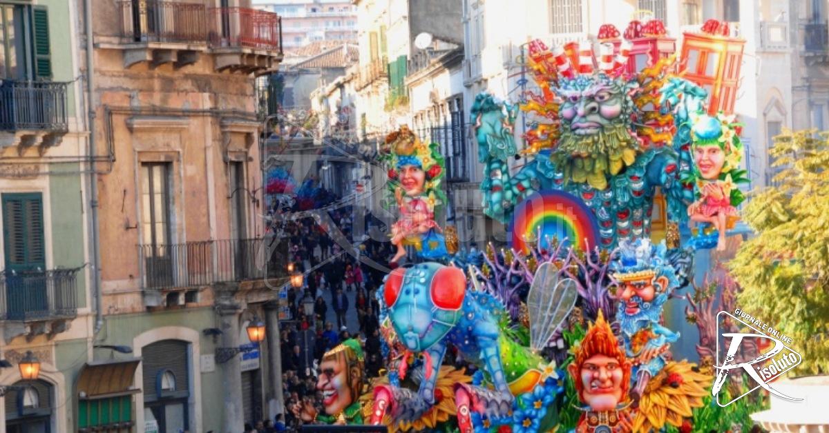 Carnevale di Acireale, sfilate rinviate per maltempo: modifiche al programma
